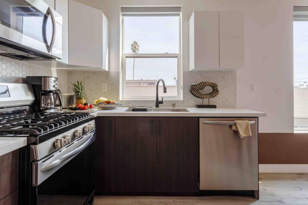 Stunning Hollywood Townhouse With Sunny Views Vila Los Angeles Exterior foto