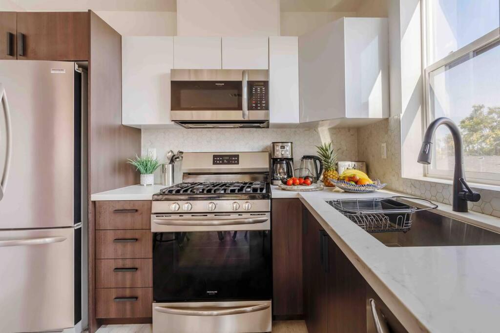 Stunning Hollywood Townhouse With Sunny Views Vila Los Angeles Exterior foto