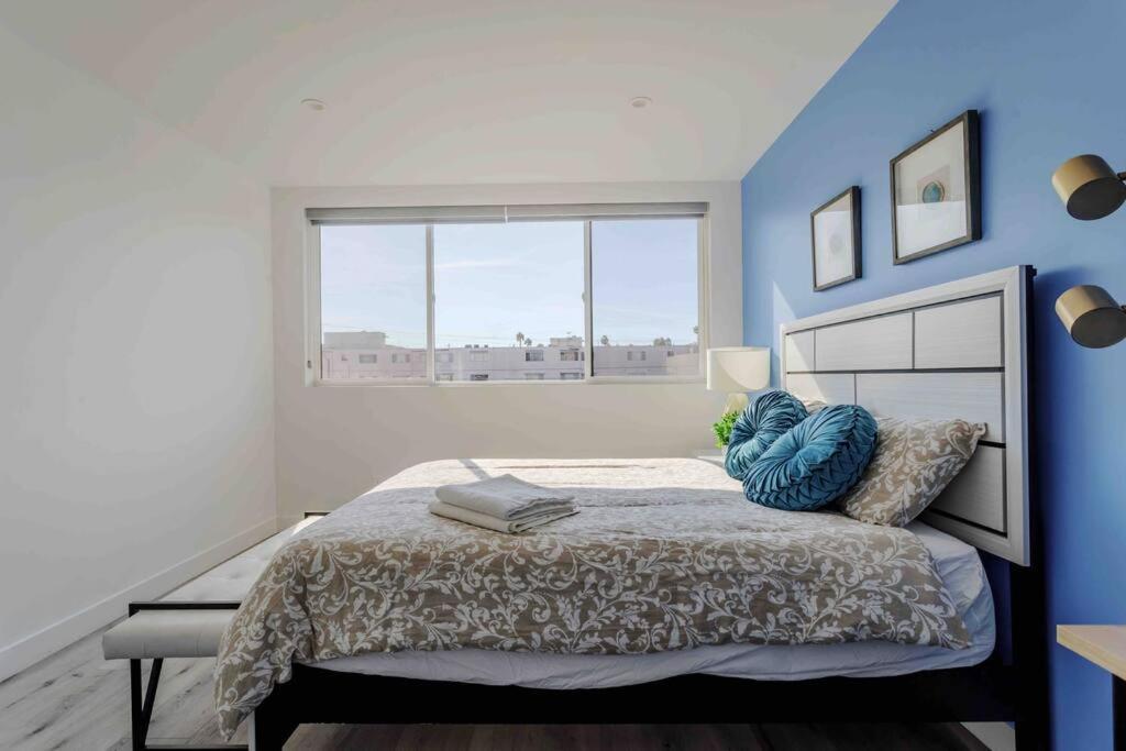 Stunning Hollywood Townhouse With Sunny Views Vila Los Angeles Exterior foto